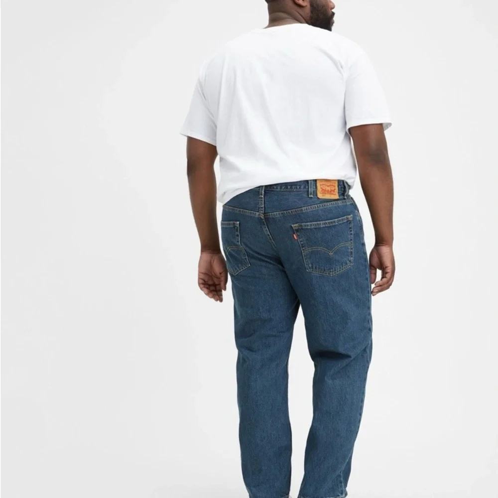 Levi’s men’s size 36/34 550‎ dark wash straight leg denim jeans